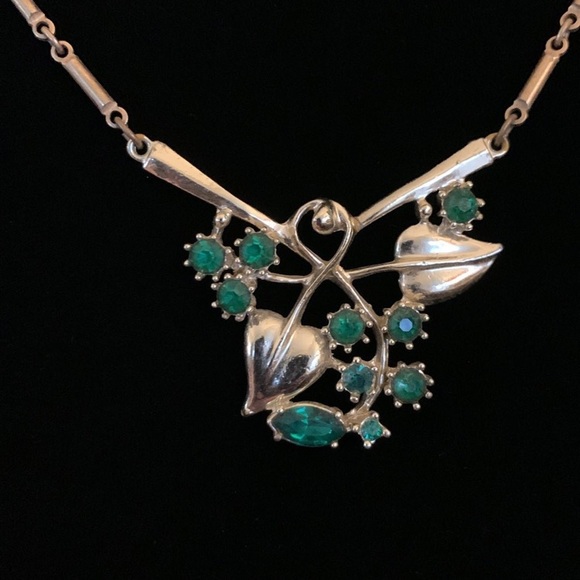 Vintage 1950s Emerald Green Rhinestone Necklace - Picture 5 of 8